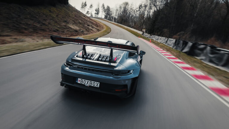 Porsche 911 GT3 RS važiuoja Nemuno žiede